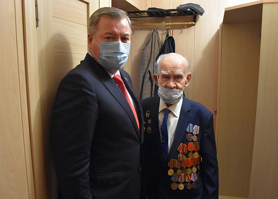 Николай Малов поздравил ветеранов с новогодними праздниками